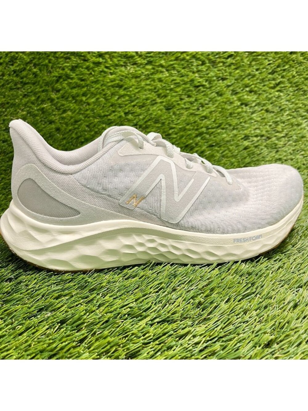 New Balance Fresh Foam Arishi v4 Womens Size 8 Gray White Running Shoes Sneakers